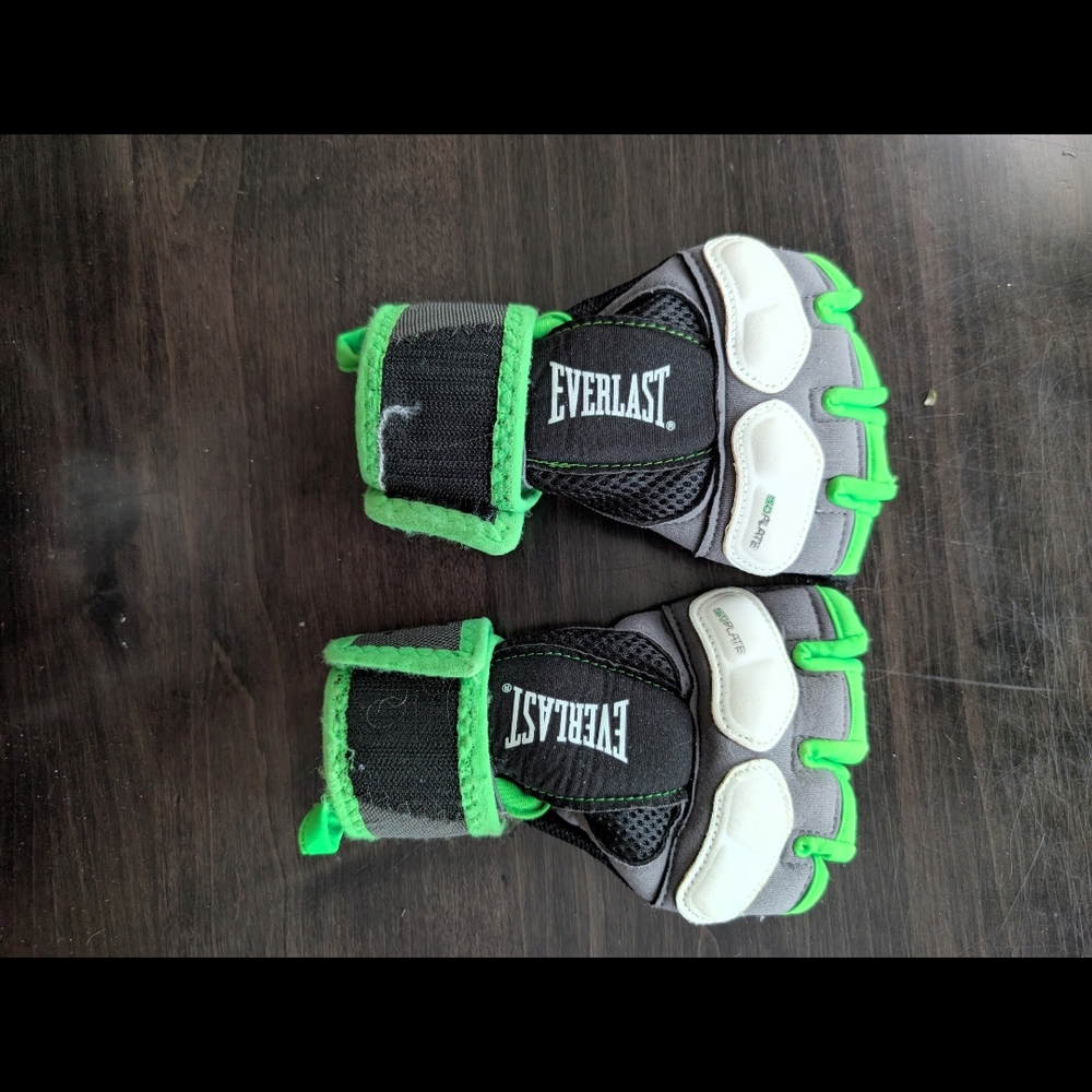 Everlast Black and Green Training Gloves